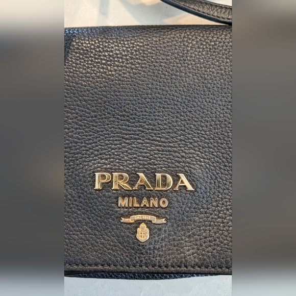 Authentic Prada Leather Bag with 2x Shoulder straps CoA & Dustbag - Picture 5 of 16